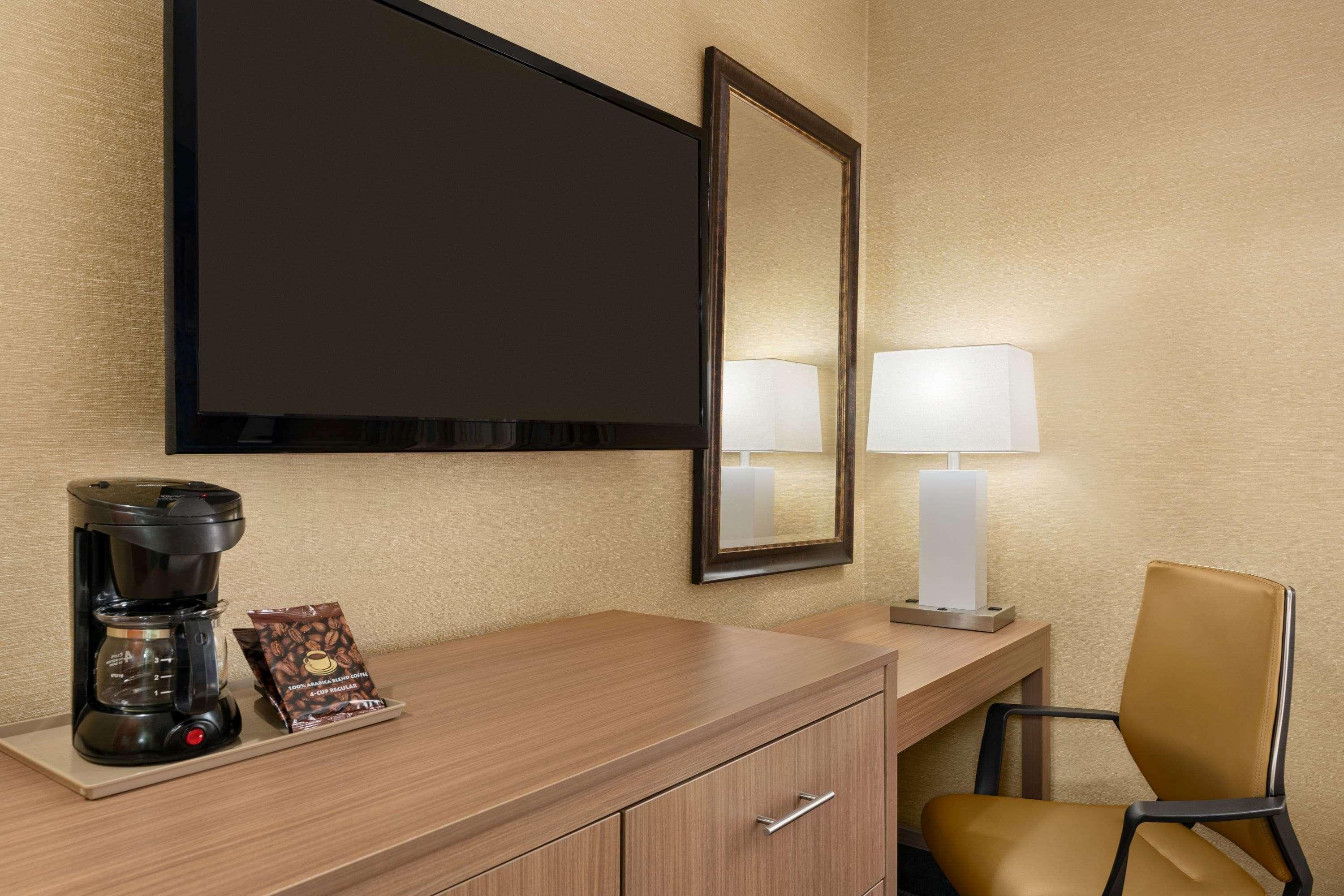 Days Inn By Wyndham Long Island City New York Buitenkant foto