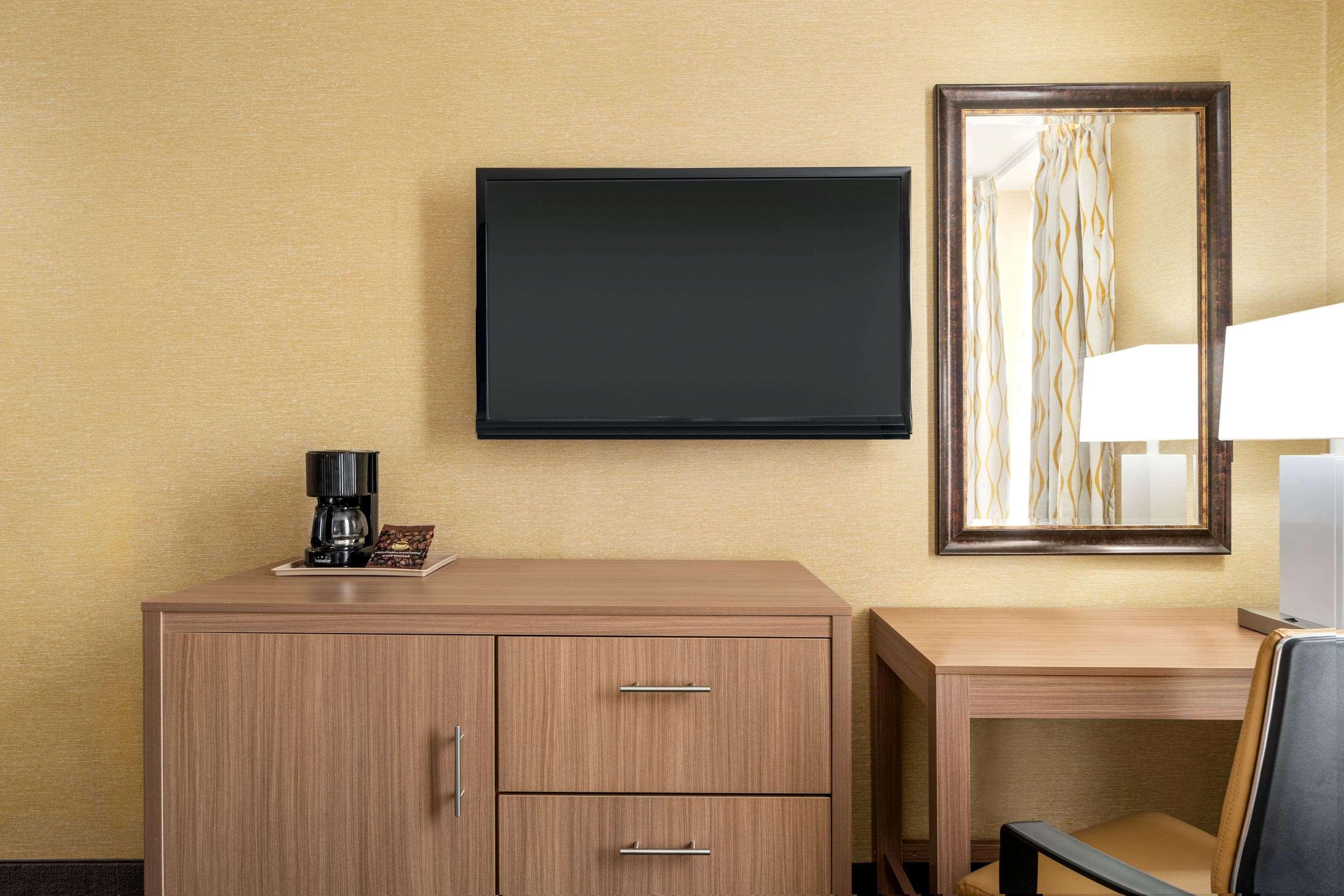 Days Inn By Wyndham Long Island City New York Buitenkant foto