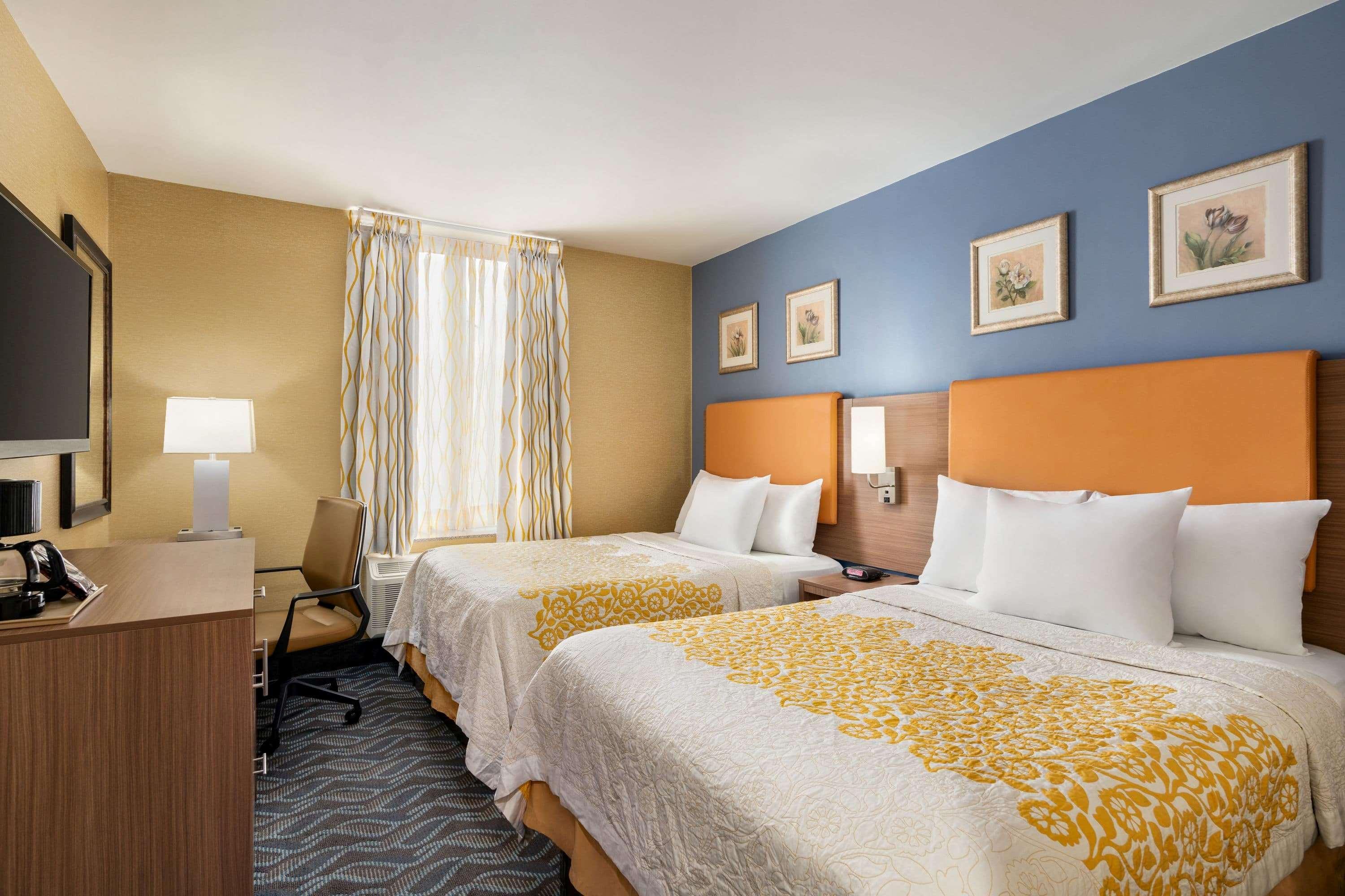 Days Inn By Wyndham Long Island City New York Buitenkant foto