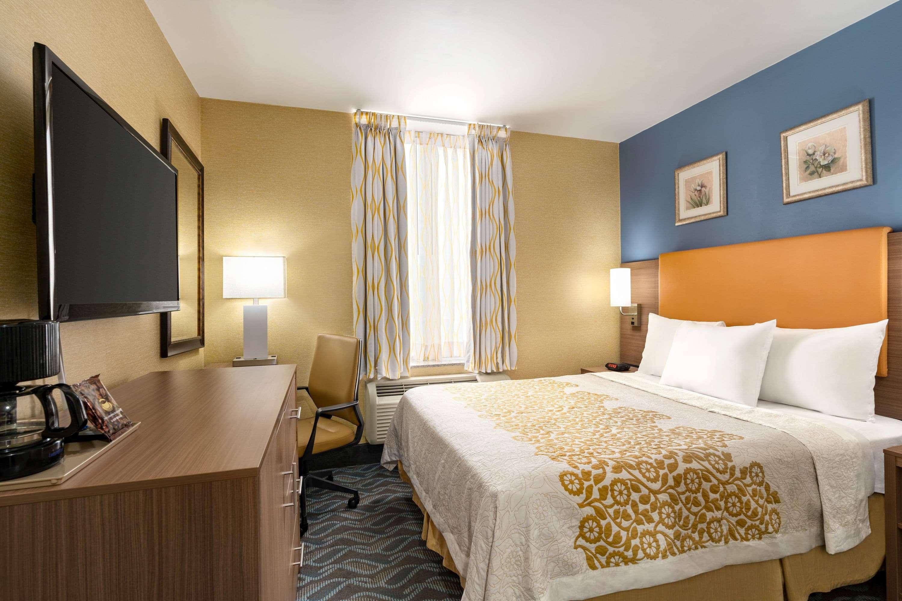 Days Inn By Wyndham Long Island City New York Buitenkant foto