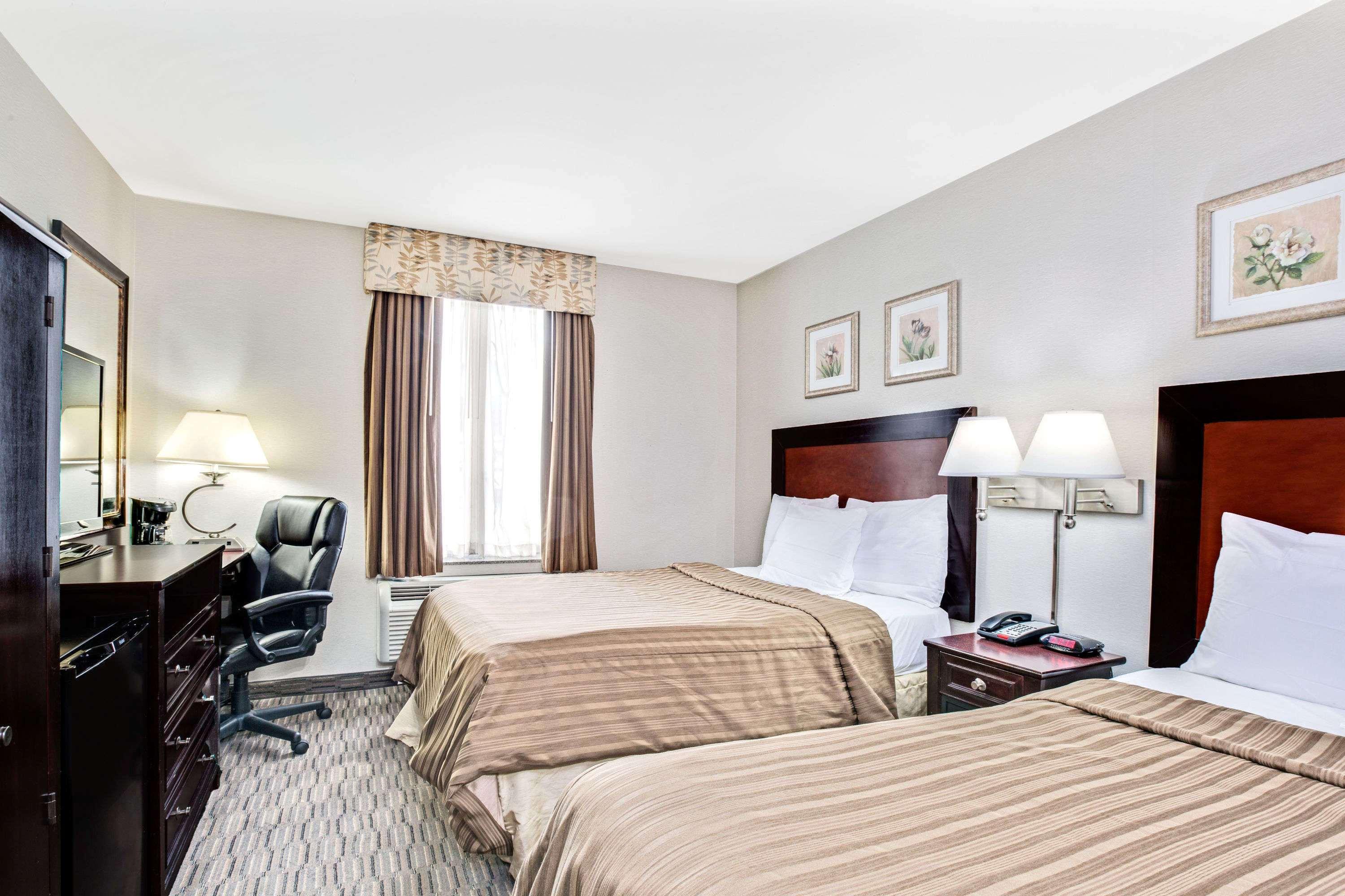 Days Inn By Wyndham Long Island City New York Buitenkant foto