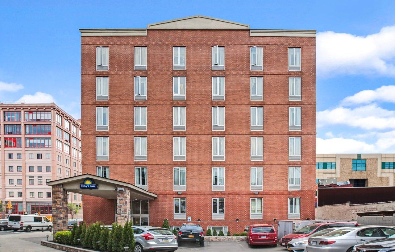 Days Inn By Wyndham Long Island City New York Buitenkant foto