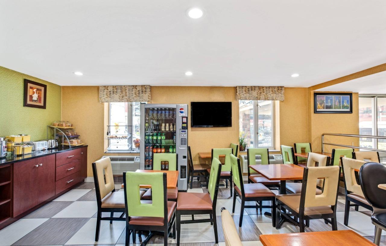 Days Inn By Wyndham Long Island City New York Buitenkant foto